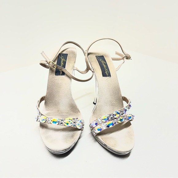 Johnathan Kayne Austria Heels (910M Taupe) Size 8 - Picture 5 of 16